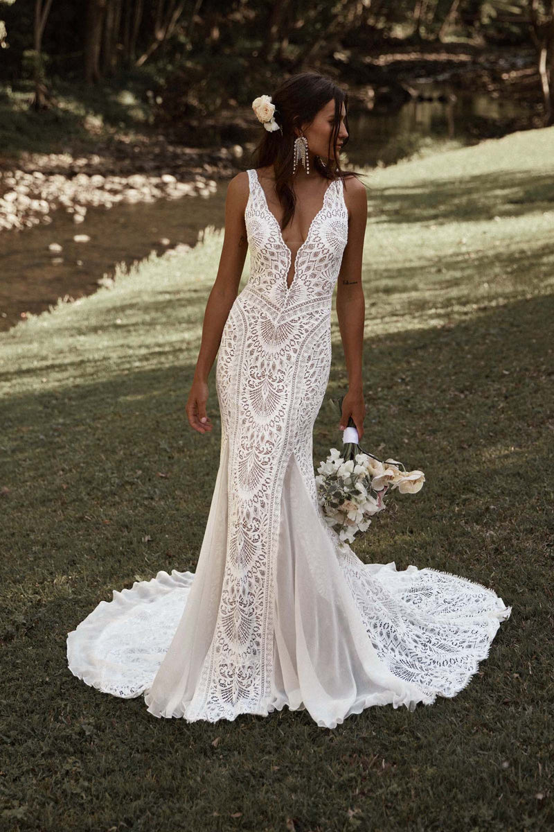 Chelo | Lace Wedding Gown | Customised