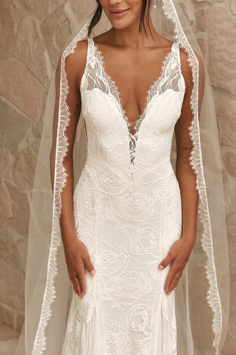 Lumi Veil | Ivory Lace Veil – Grace Loves Lace CA