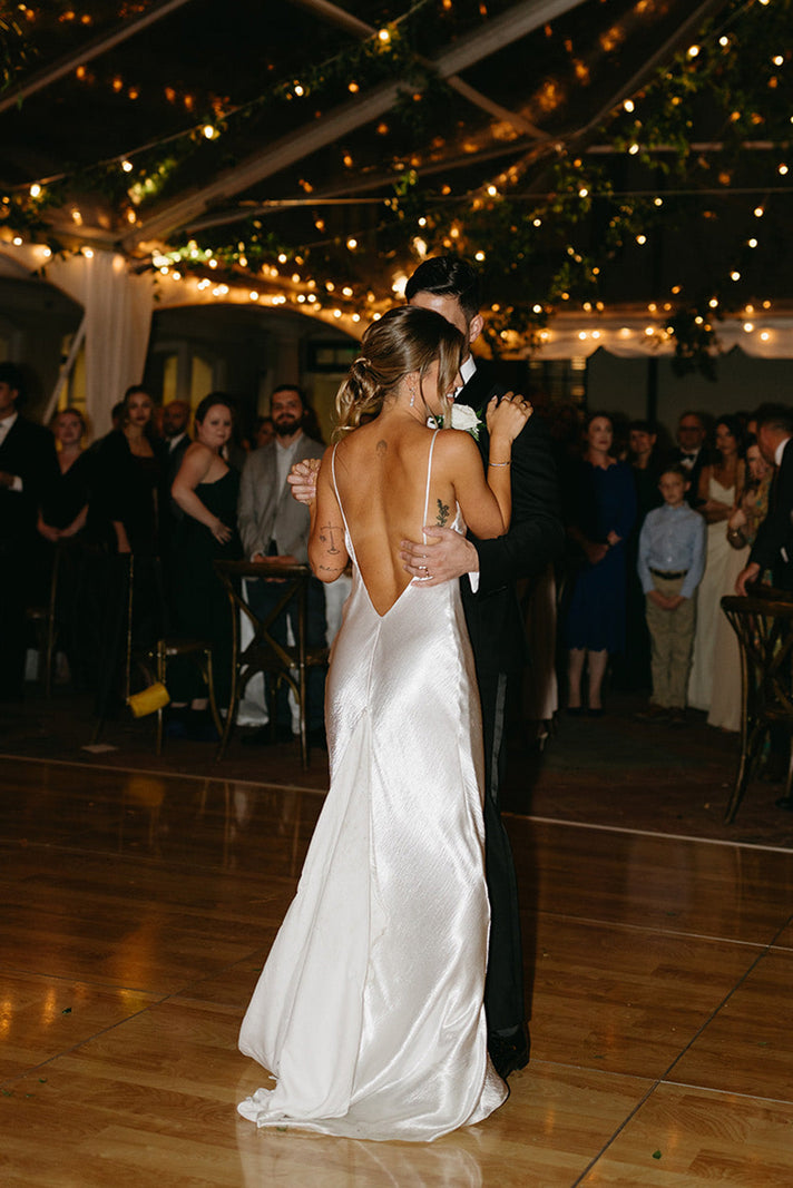 Grace Bride Rachel dans la robe Oceania