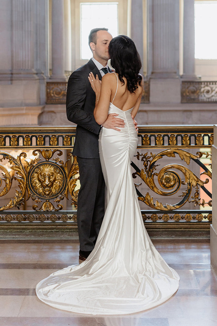 Grace Bride Ari dans la robe Zsa Zsa