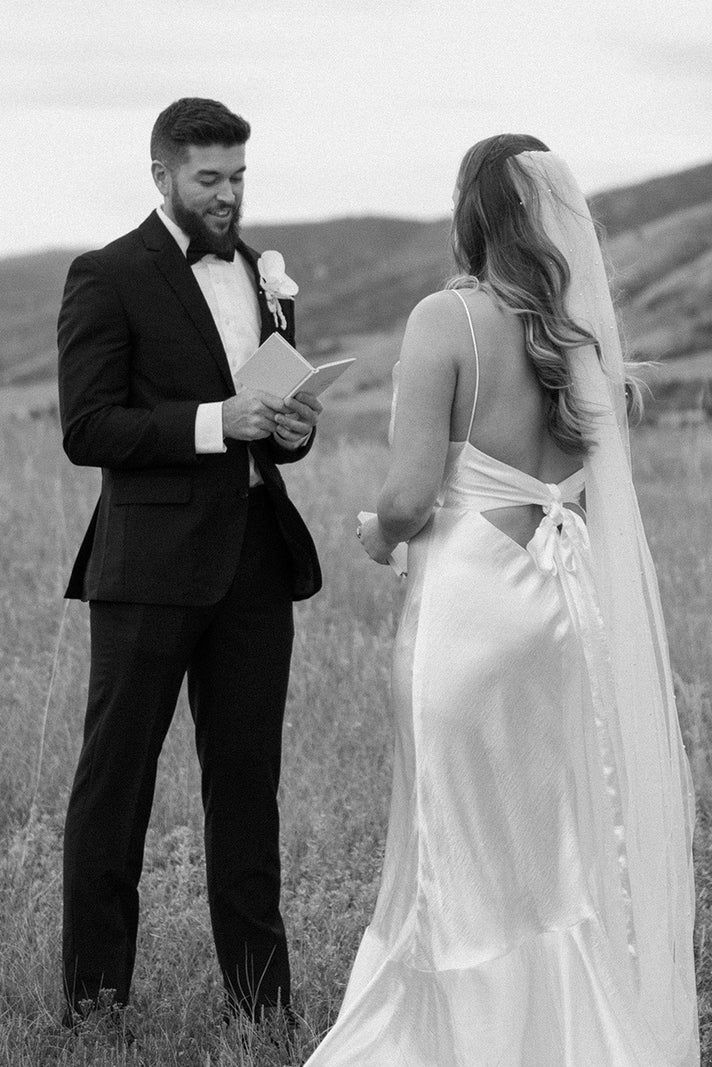 Grace Bride Taylor dans la robe Aura