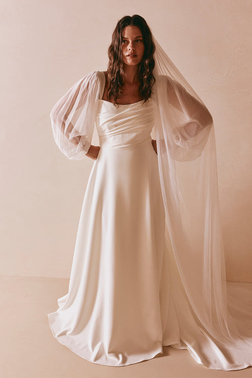 wedding veil with A-line wedding dress